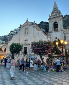 Scopri di più sull'articolo Taormina🌸🌵