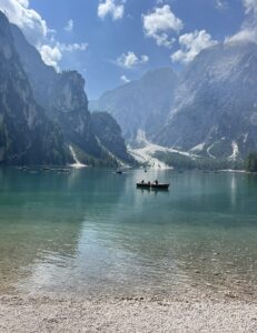 Scopri di più sull'articolo Lago di Braies 💙